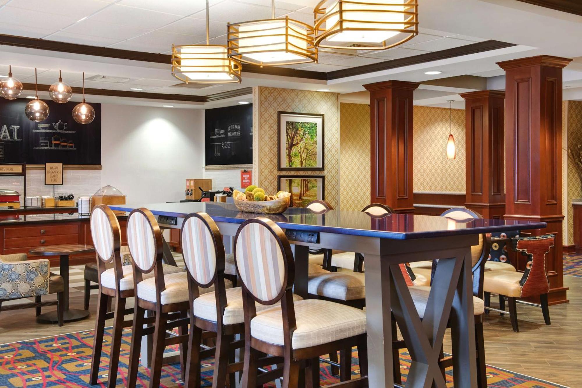 Hampton Inn איזלי מראה חיצוני תמונה