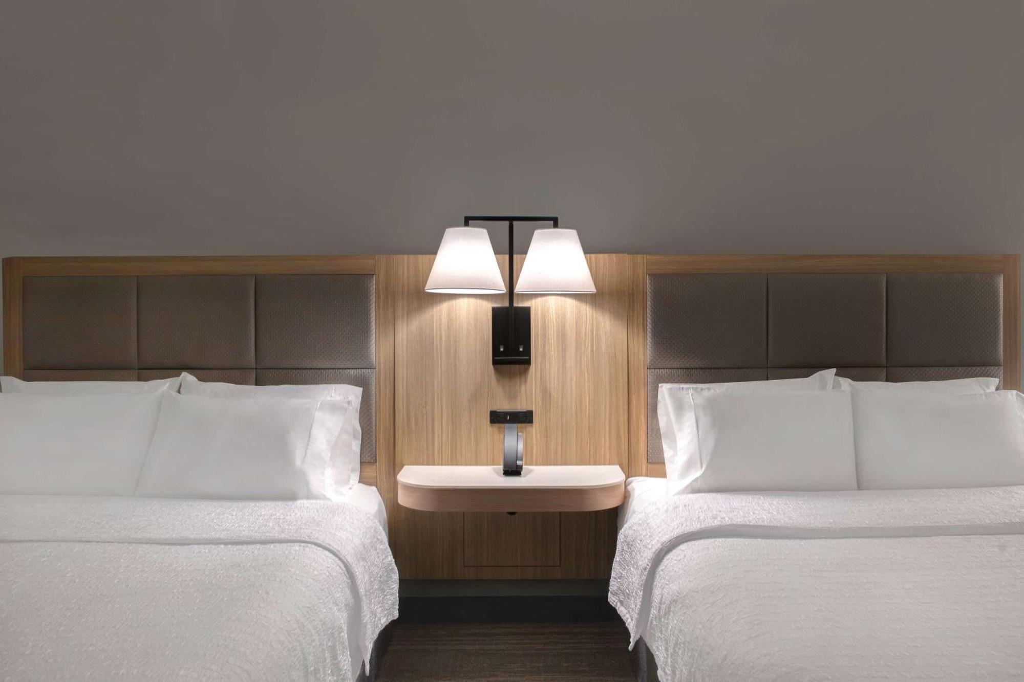 Hampton Inn איזלי מראה חיצוני תמונה
