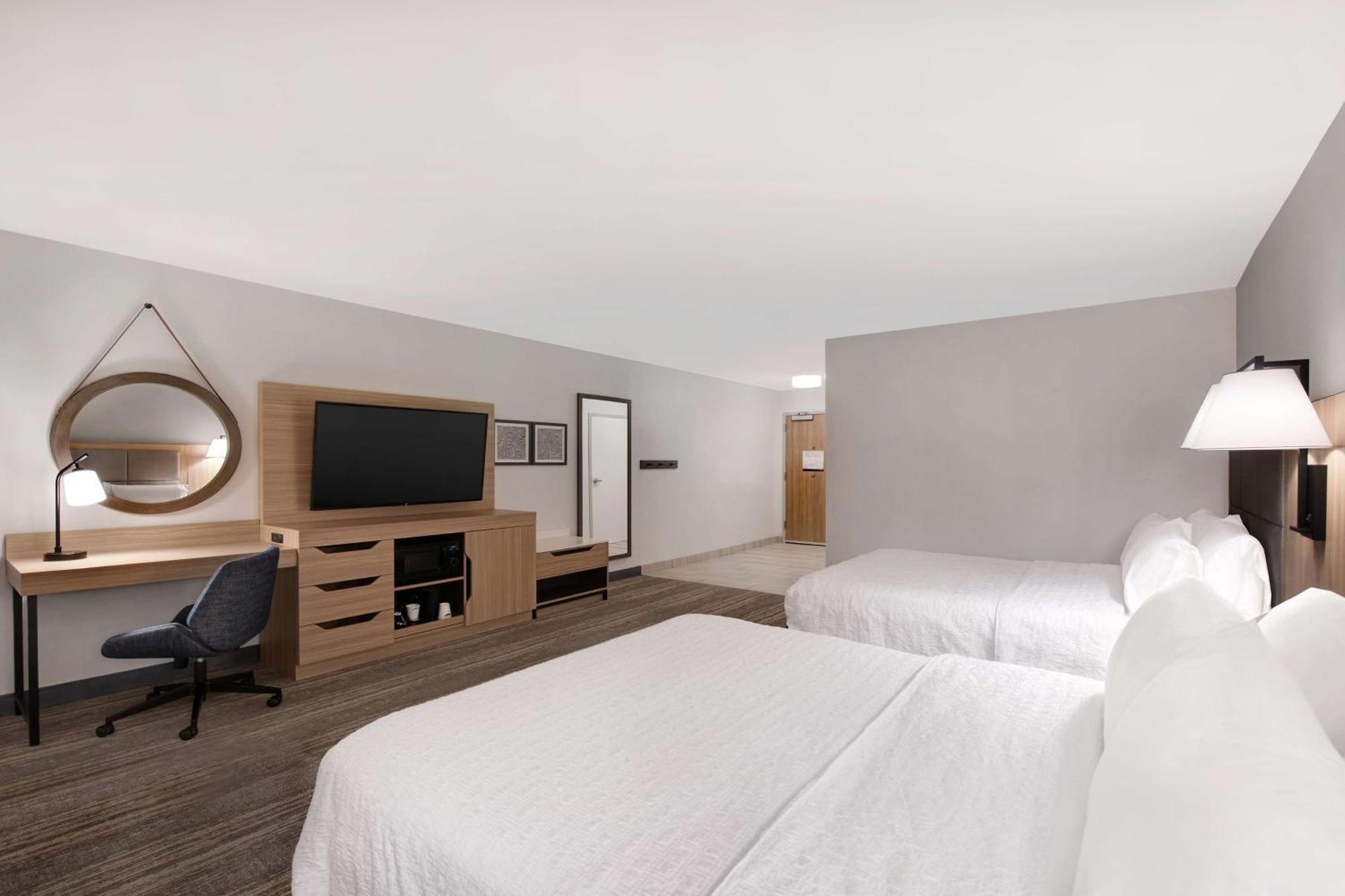 Hampton Inn איזלי מראה חיצוני תמונה