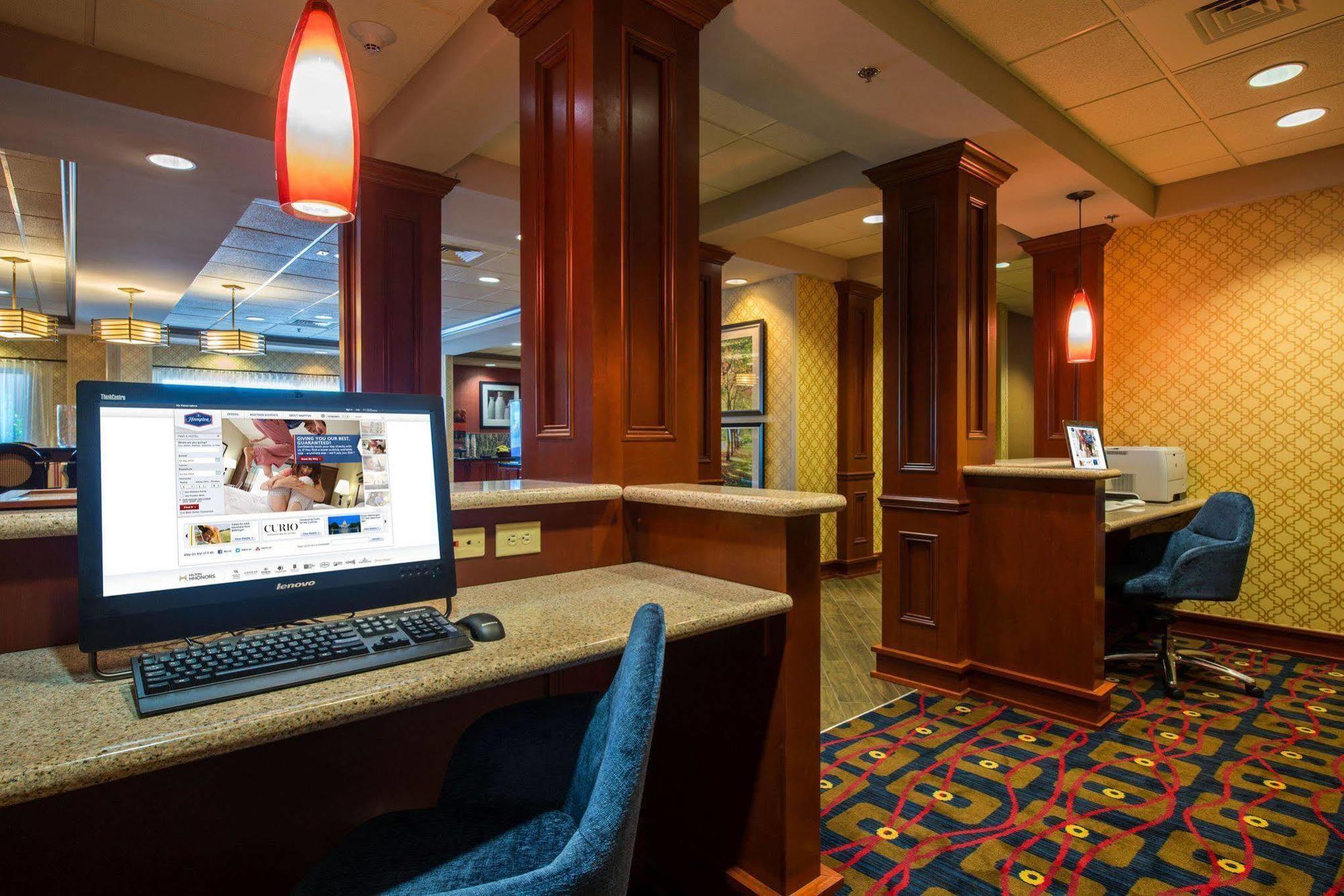 Hampton Inn איזלי מראה חיצוני תמונה