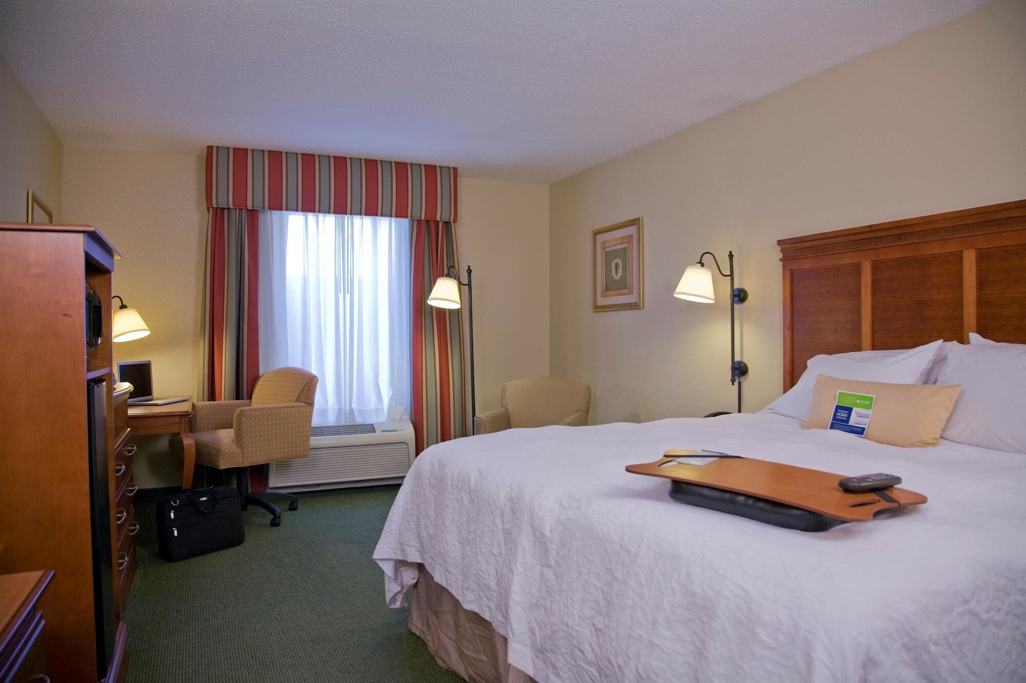 Hampton Inn איזלי מראה חיצוני תמונה